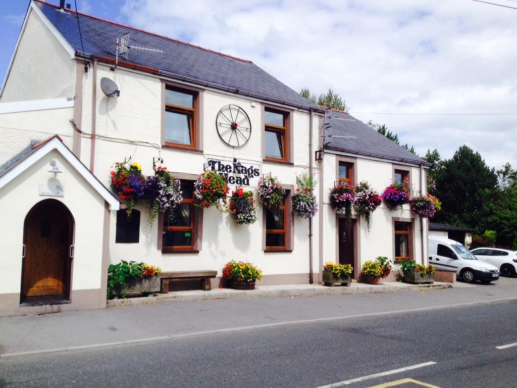 Bed and Breakfast The Nags Head Tredegar Nant-y-bwch Zewnętrze zdjęcie